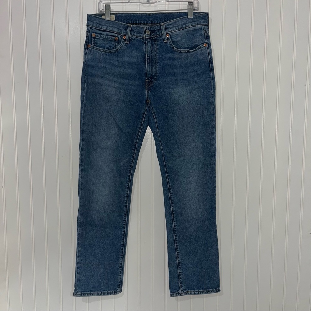 Mens Levi’s 33X30 blue jeans